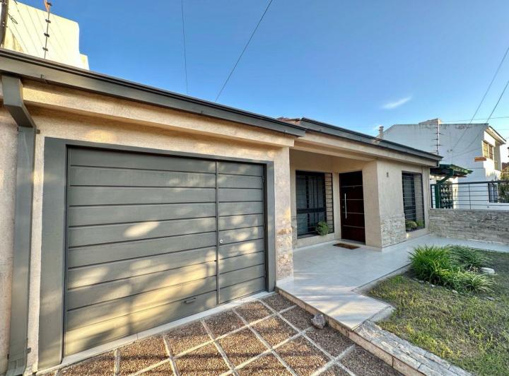 Casa · 160m² · 4 Ambientes · 1 Cochera