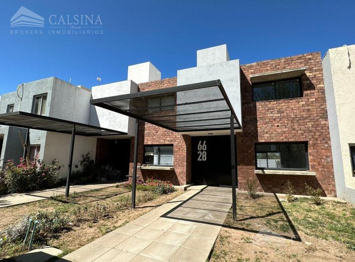 Casa · 130m² · 3 Ambientes · 1 Cochera