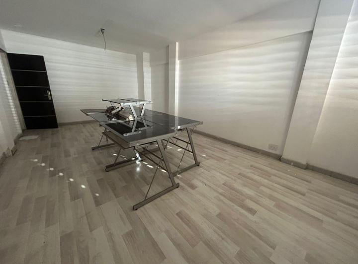 Oficina comercial · 1m²