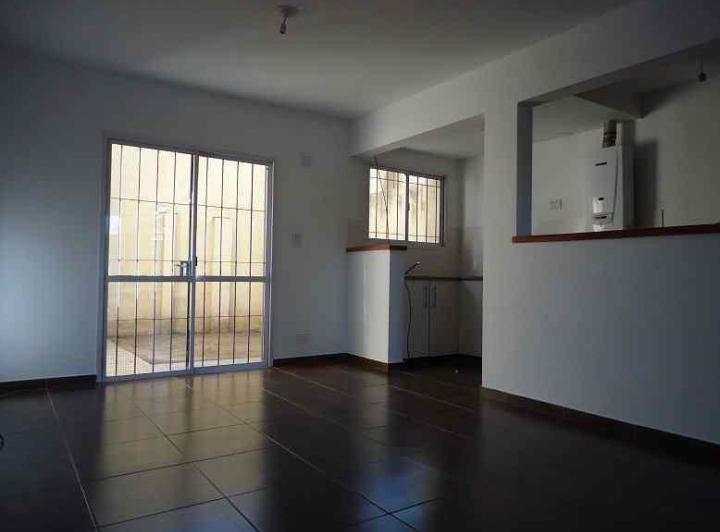 Casa · 95m² · 3 Ambientes · 1 Cochera