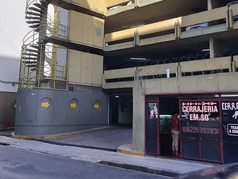 Cochera en Venta en Monserrat, Capital Federal