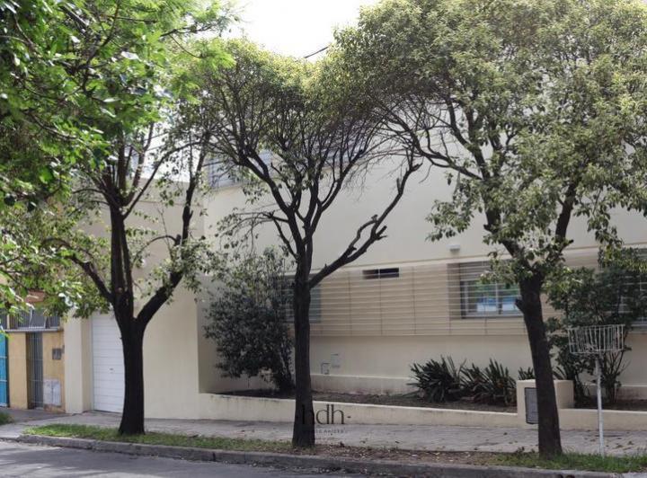 Casa · 180m² · 15 Ambientes · 2 Cocheras