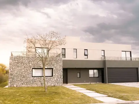 Casa en Alquiler en Countries y Barrios Cerrados en Escobar, Partido de Escobar
