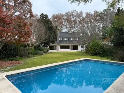 Casa en Venta en Acassuso Libertador  /  Solis, Acassuso