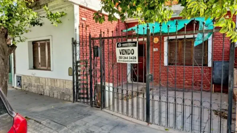 Venta Casa 2 Dormitorios con Patio y Terraza – Samuel Morse 2066, B° Sarmiento