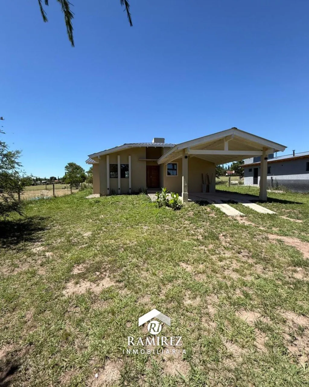 HERMOSA CASA A ESTRENAR - VILLA GENERAL BELGRANO, B° CHAMPAQUÍ GOLF - CORDOBA (CA348)