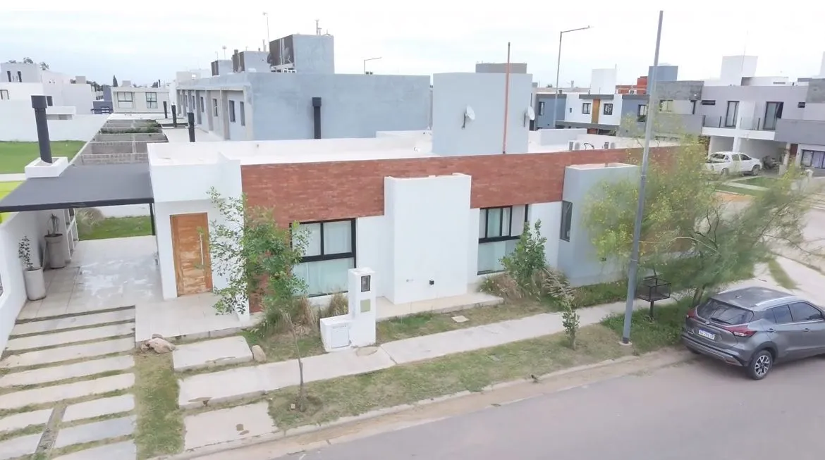 VENDO DUPLEX 2 DORMI CON PATIO EN SAN IGNACIO VILLAGE