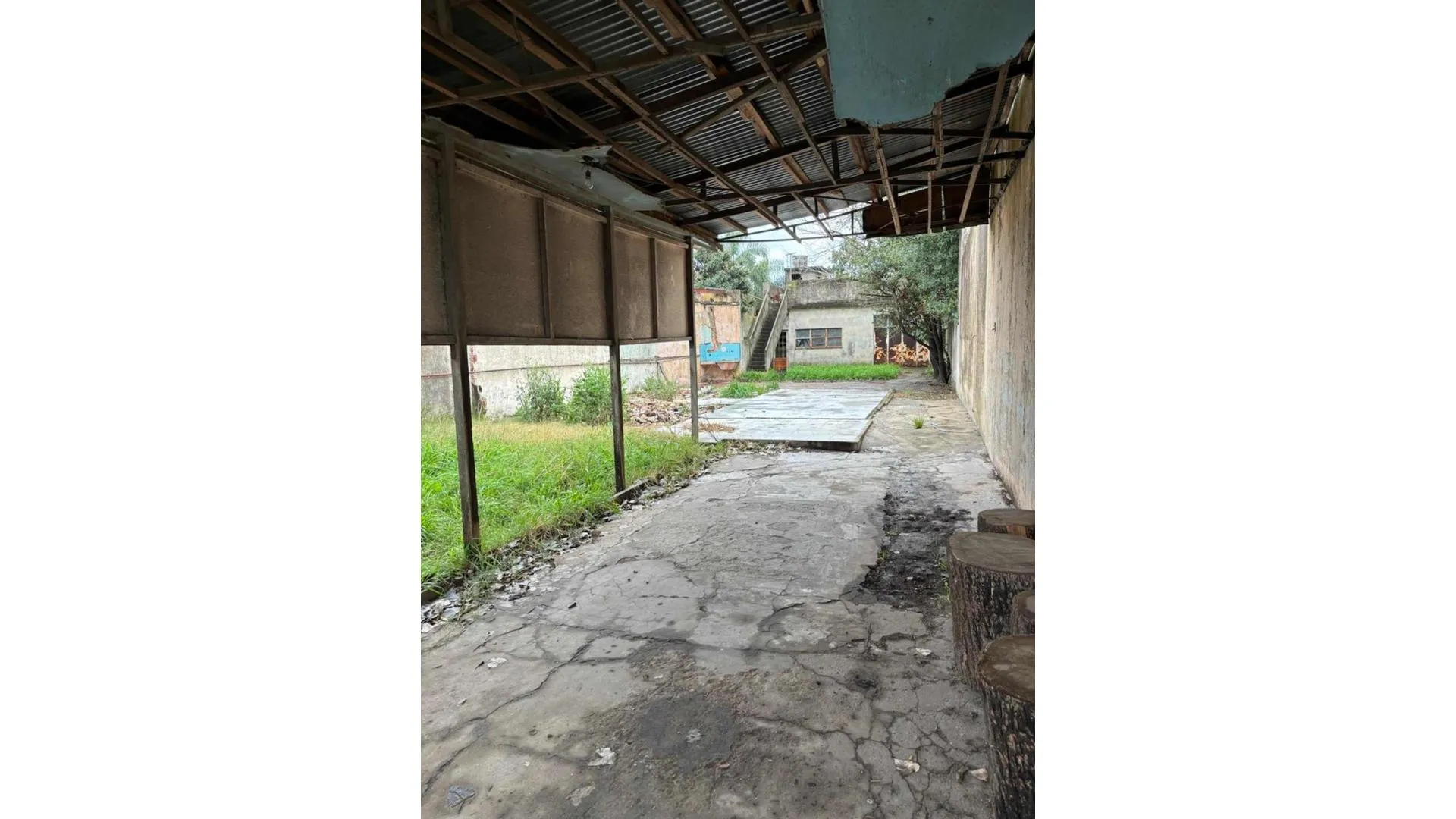 Galpón A Reciclar En Un Lote De 8,66 X 40 Mts