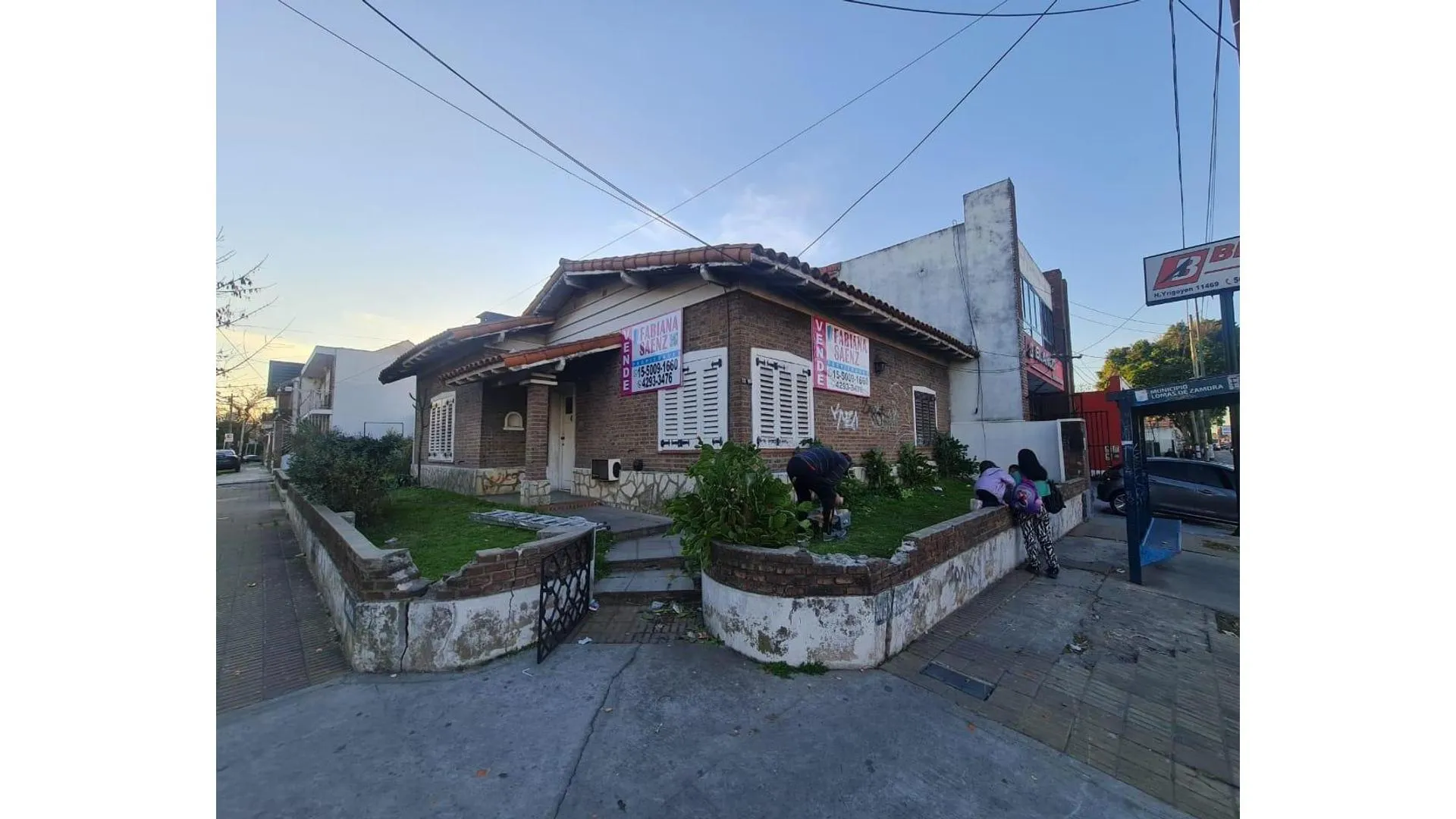 OPORTUNIDAD VENTA  ESQUINA COMERCIAL