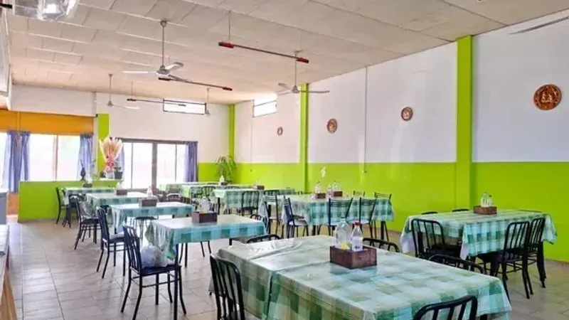 Importante inmueble Local comercial + Galpón + Casa 3 dormitorios