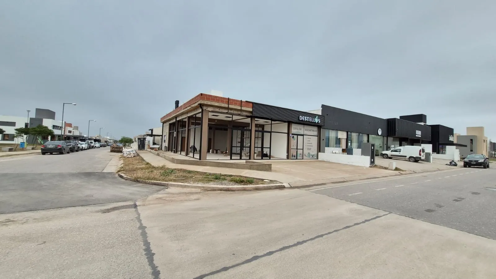 DOCTA BOULEVARD ALQUILER LOCAL AMPLIO