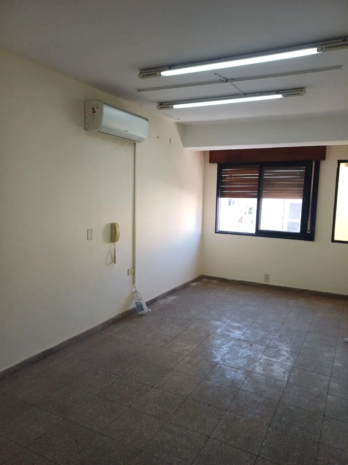PERMUTO O VENDO OFICINA CENTRO