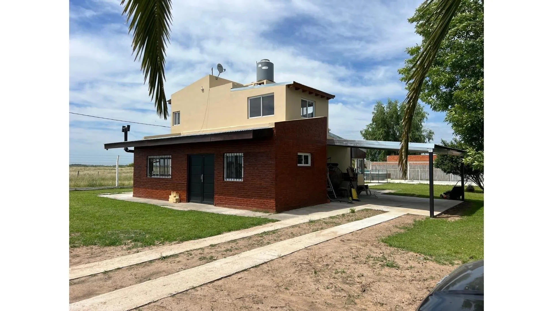 VENTA CASA 4 AMBIENTES EN BARRIO CERRADO