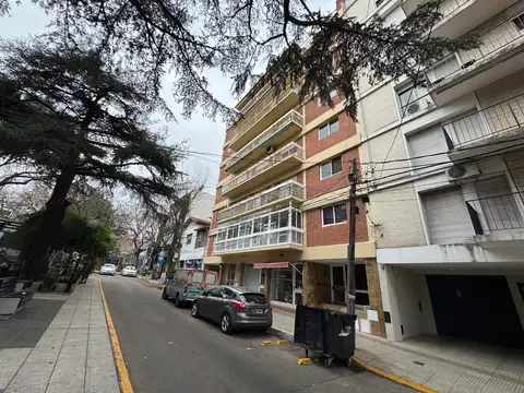 Departamento en Alquiler en La Lucila-Vias/Maipu, La Lucila