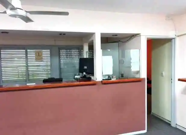 Importante Oficina en centro  9 de Julio 200