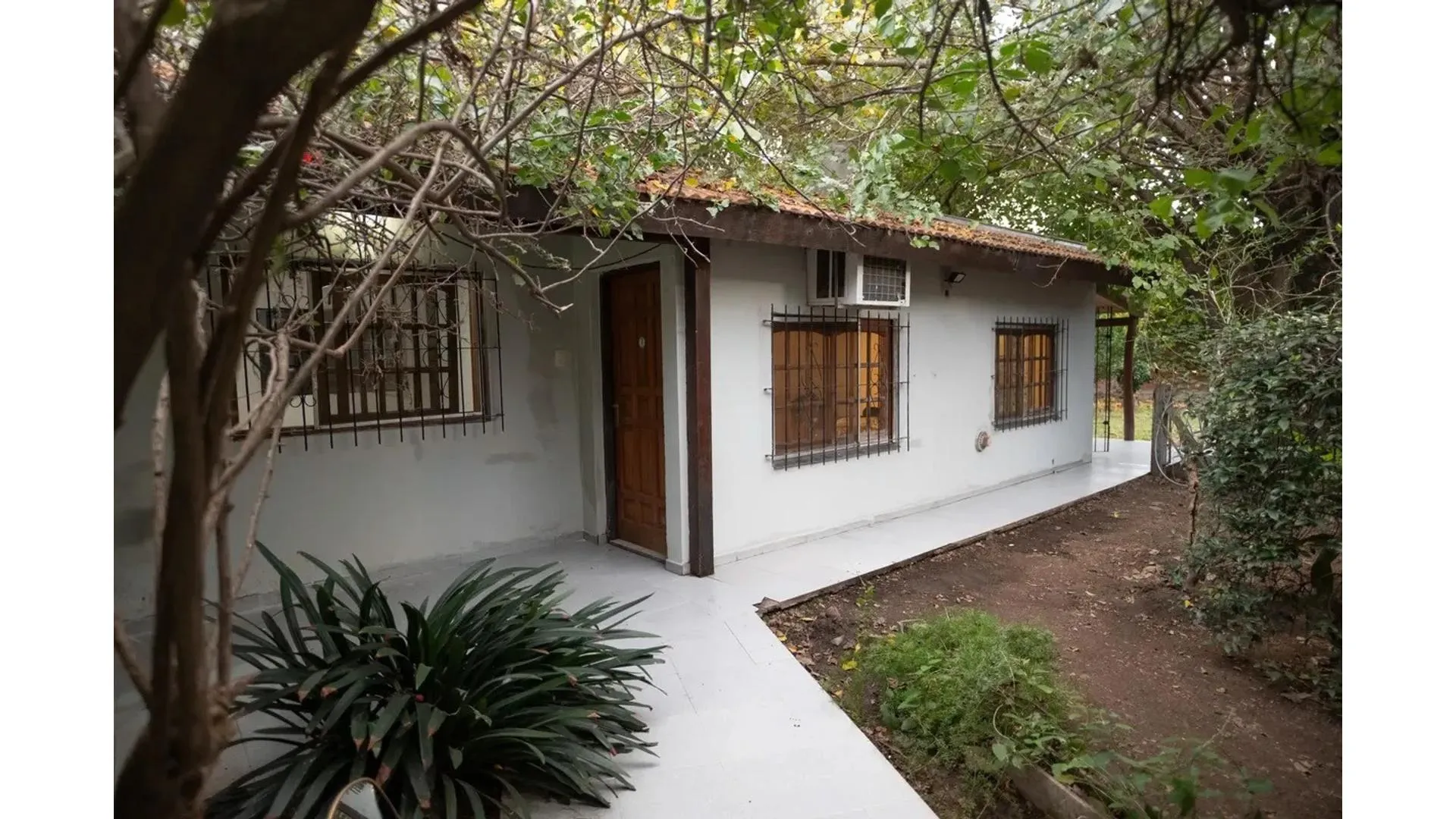 EXCELENTE PROPIEDAD EN MORENO BARRIO ALCORTA