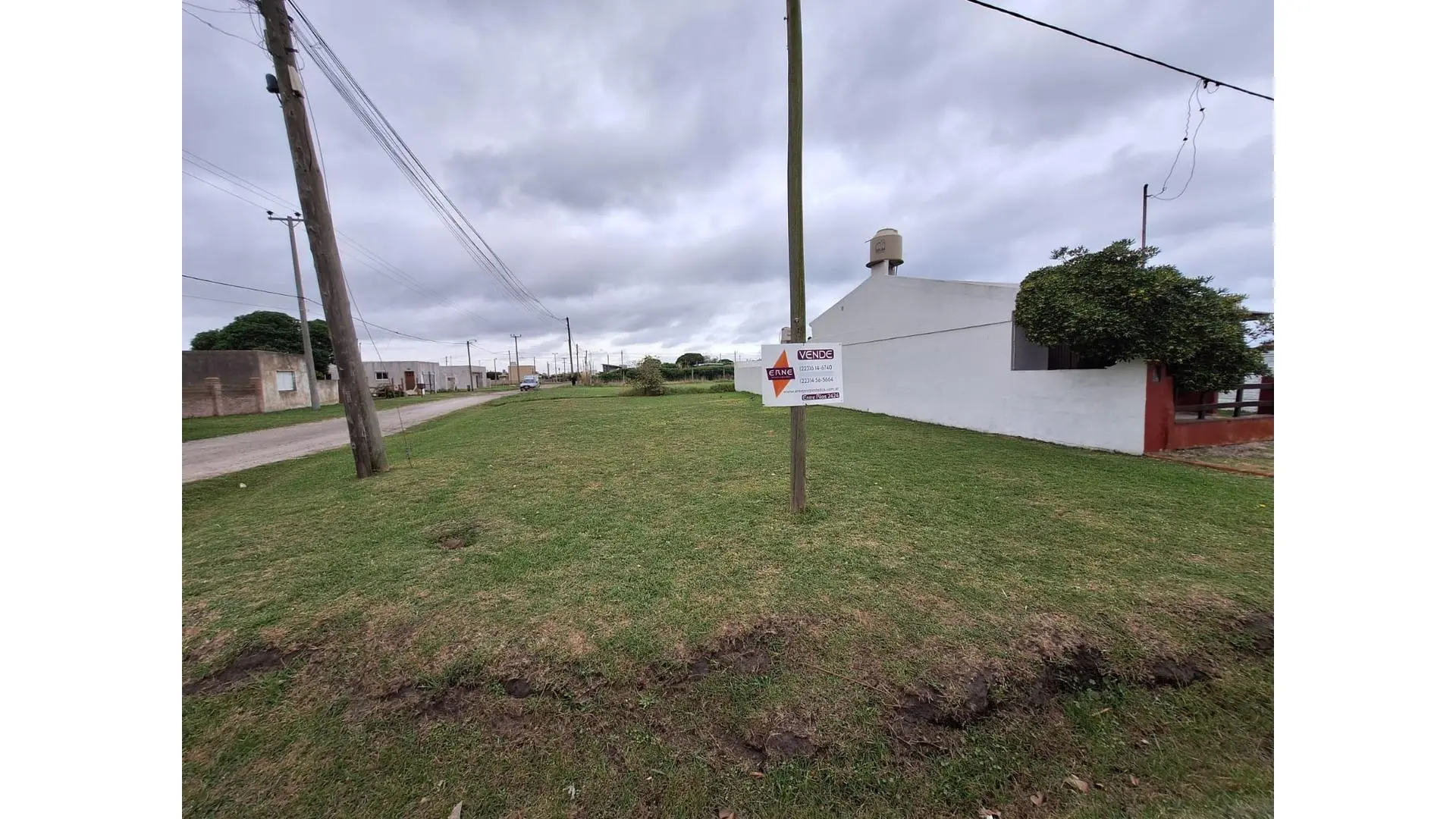 TERRENO EN BARRIO FRENTE MAR