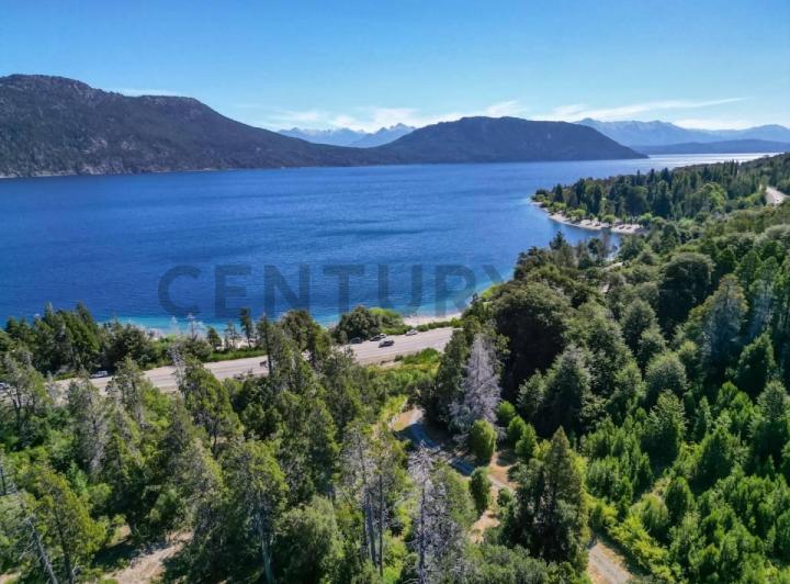 Terreno · 247m² · 4 Ambientes · 3 Cocheras