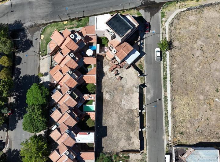 Terreno · 147m²