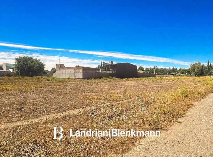 Terreno · 765m²