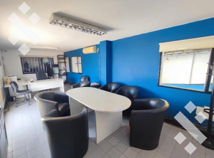 Bodega-Galpón · 900m²