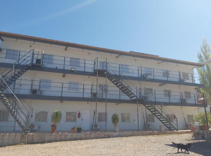 Hotel · 2000m²