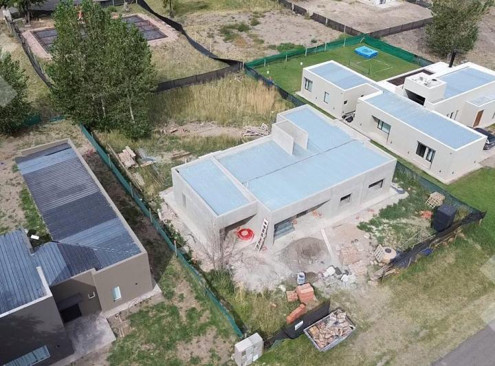 Casa · 150m² · 3 Dormitorios · 2 Cocheras