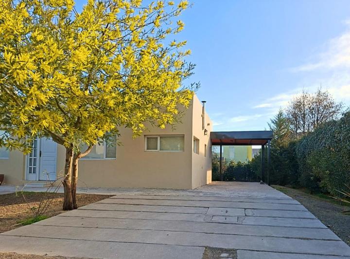 Casa · 105m² · 4 Ambientes · 1 Cochera