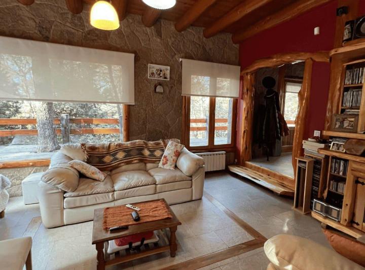 Casa · 218m² · 6 Ambientes · 2 Cocheras