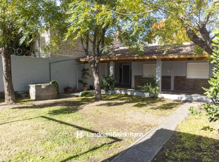 Casa · 135m² · 5 Ambientes · 1 Cochera