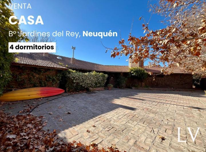 Casa · 222m² · 9 Ambientes · 1 Cochera