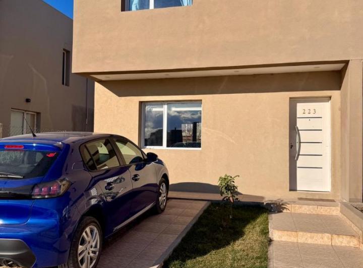 Casa · 114m² · 4 Ambientes · 1 Cochera