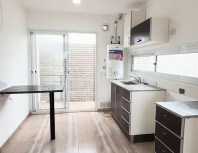 Casa · 360m² · 3 Ambientes · 3 Cocheras