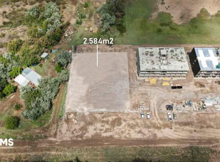 Terreno · 2584m²