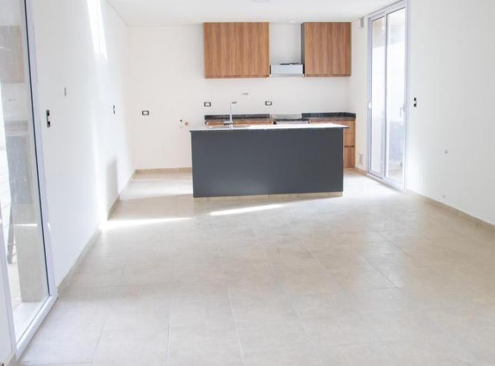 Casa · 140m² · 5 Ambientes · 2 Cocheras