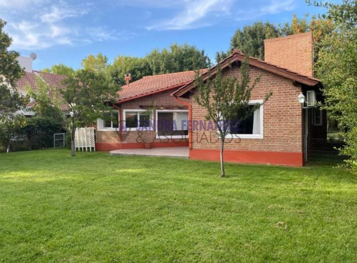 Casa · 153m² · 4 Ambientes · 1 Cochera