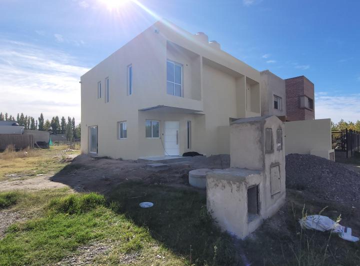 Casa · 97m² · 3 Ambientes · 1 Cochera