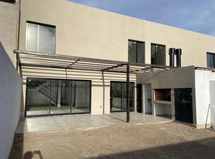 Casa · 138m² · 5 Ambientes