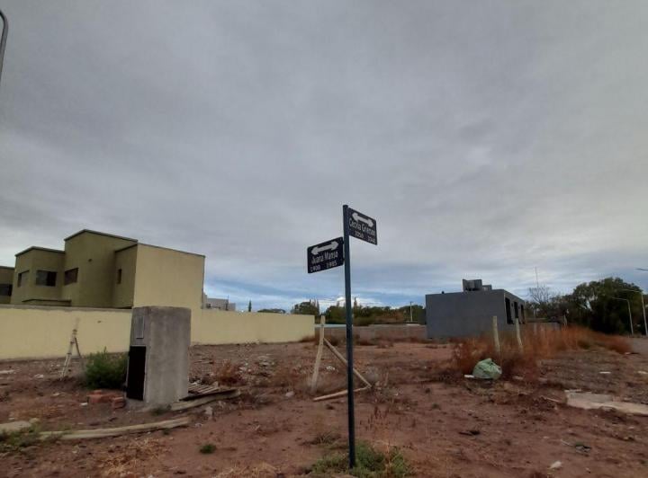 Terreno · 241m²