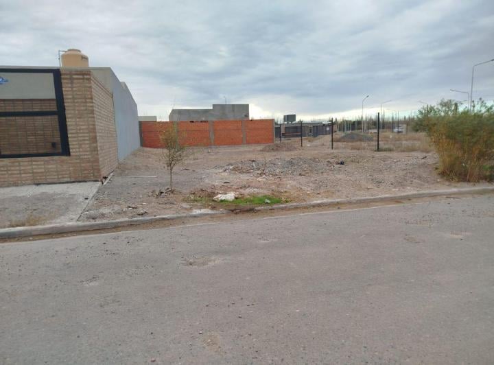 Terreno · 302m²