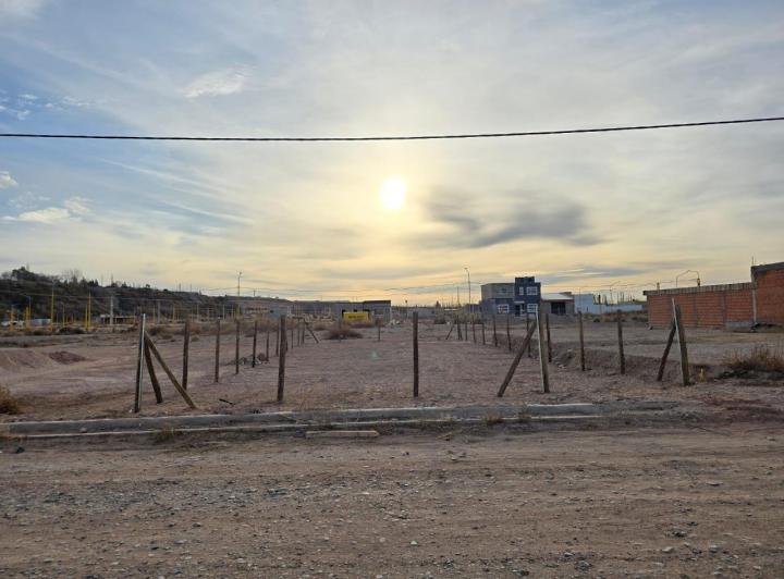 Terreno · 375m²