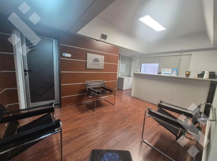 Oficina comercial · 135m² · 6 Ambientes