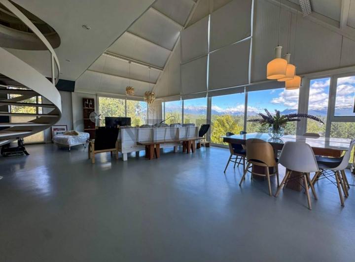 Casa · 354m² · 6 Ambientes · 2 Cocheras