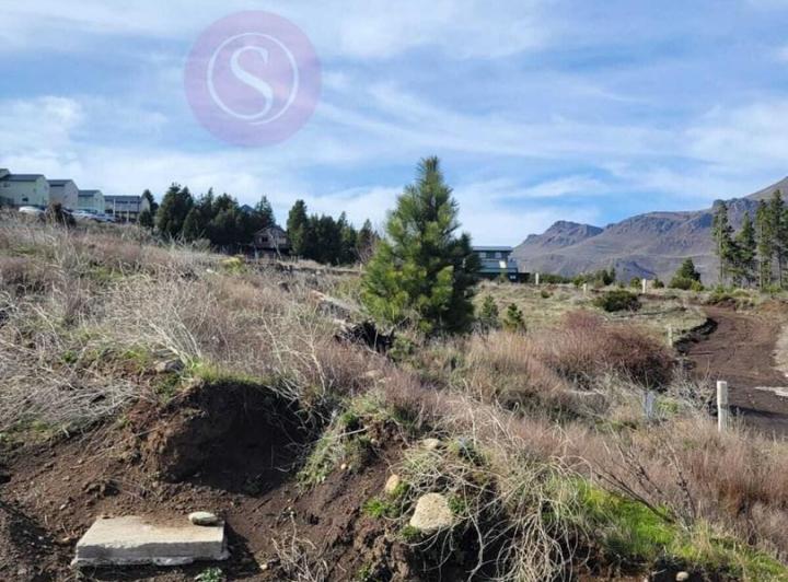 Terreno · 306m²