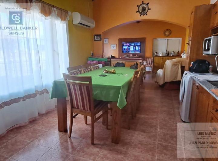 Casa · 180m² · 6 Ambientes · 2 Cocheras