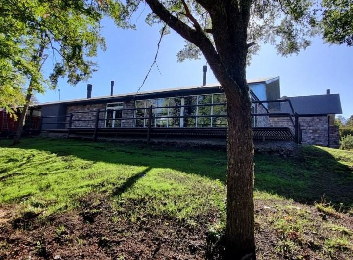 Casa · 324m² · 5 Ambientes · 2 Cocheras