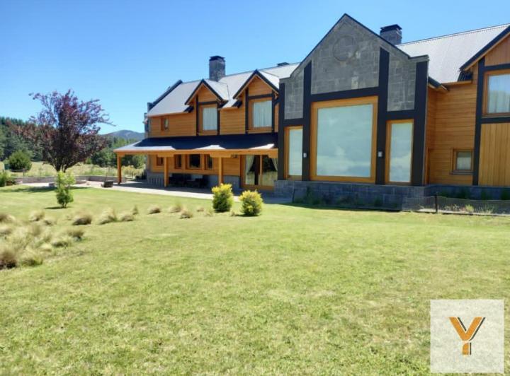 Casa · 550m² · 8 Ambientes