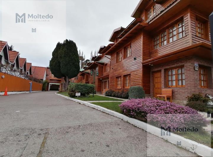 Casa · 1000m²