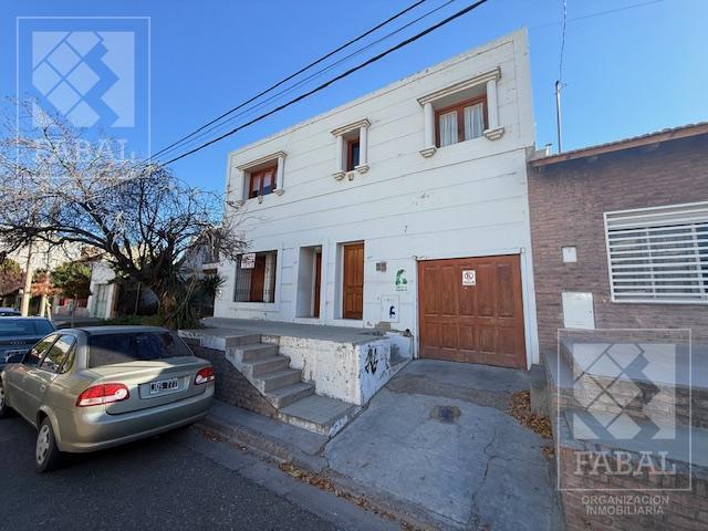Terreno · 275m² · 8 Ambientes · 1 Cochera