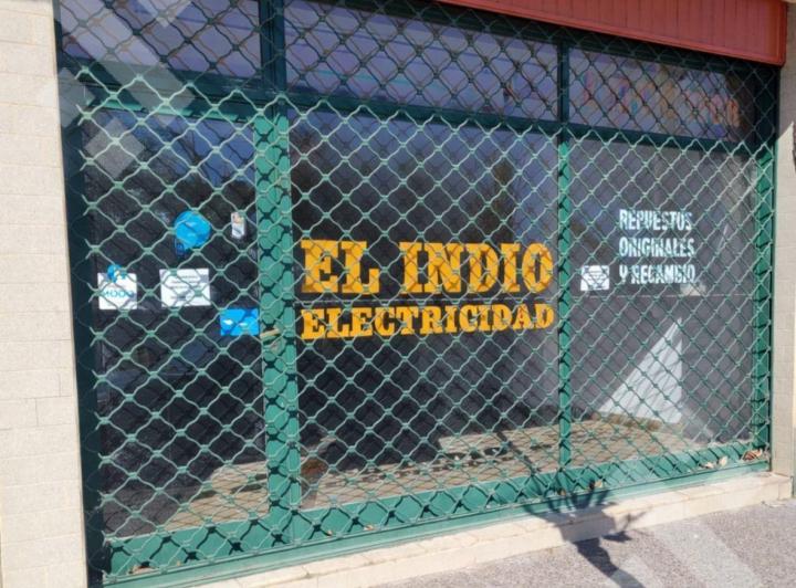 Local comercial · 222m² · 1 Ambiente · 3 Cocheras